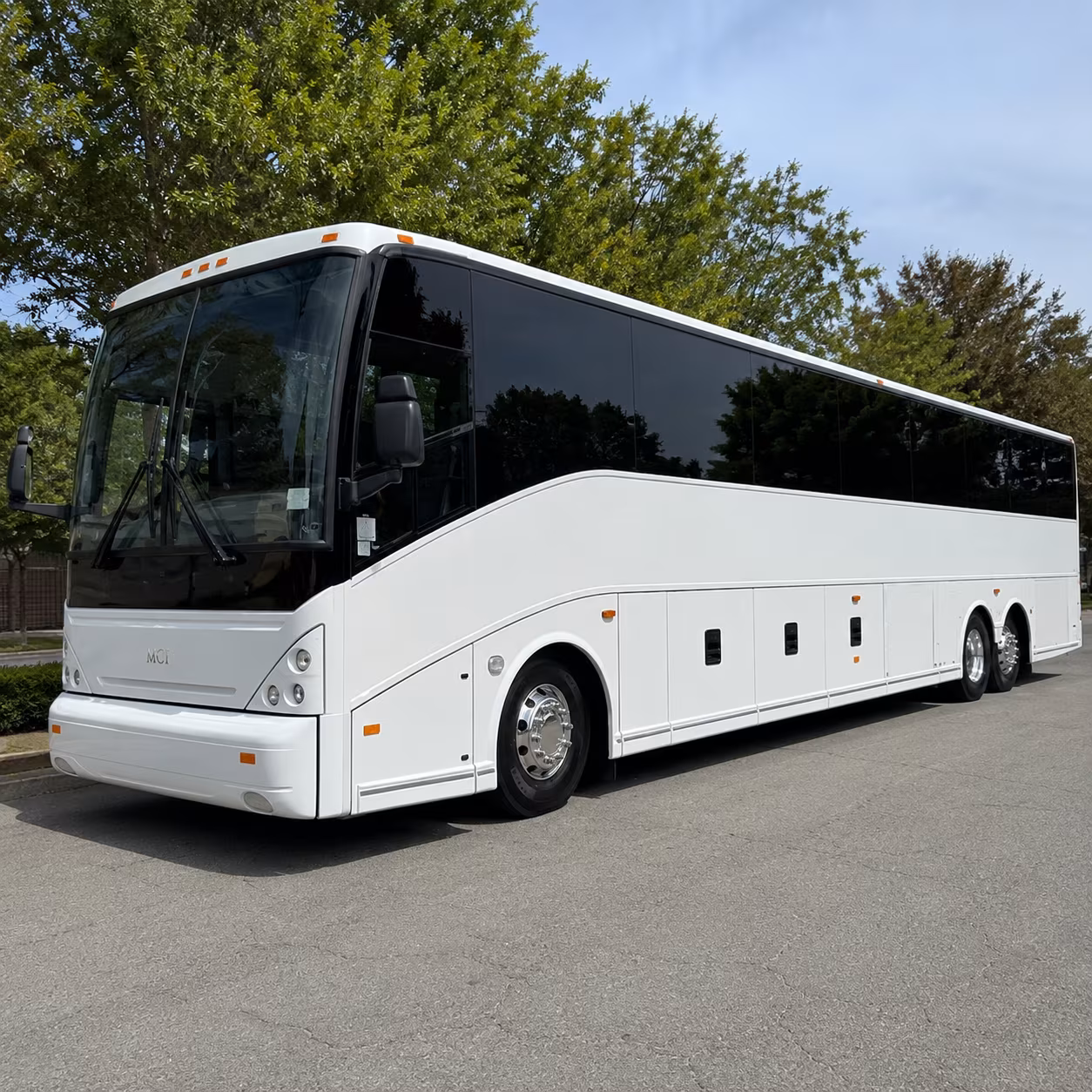 american airlines group shuttles and airline layover transportation at clt